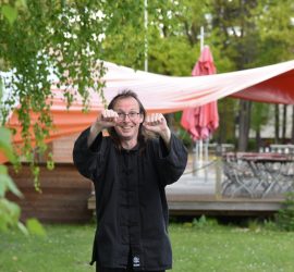 Tai Chi Training in Blossin: Üben einer Figur