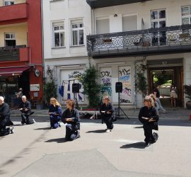 Figur aus Form Dinh Bo auf dem Choriner Straßenfest